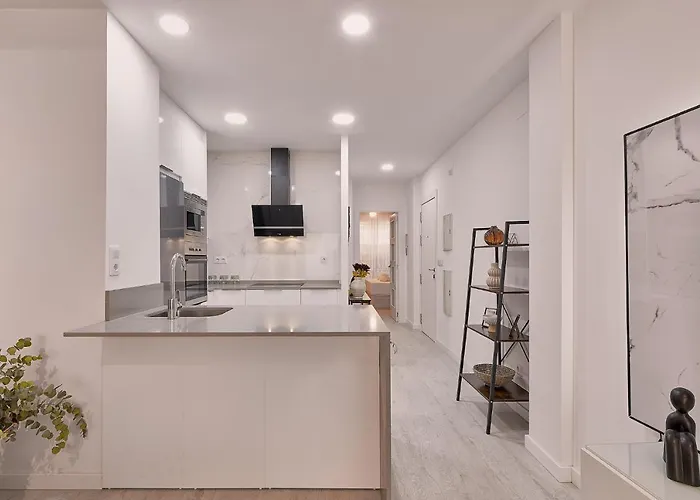 Mareva Apartment